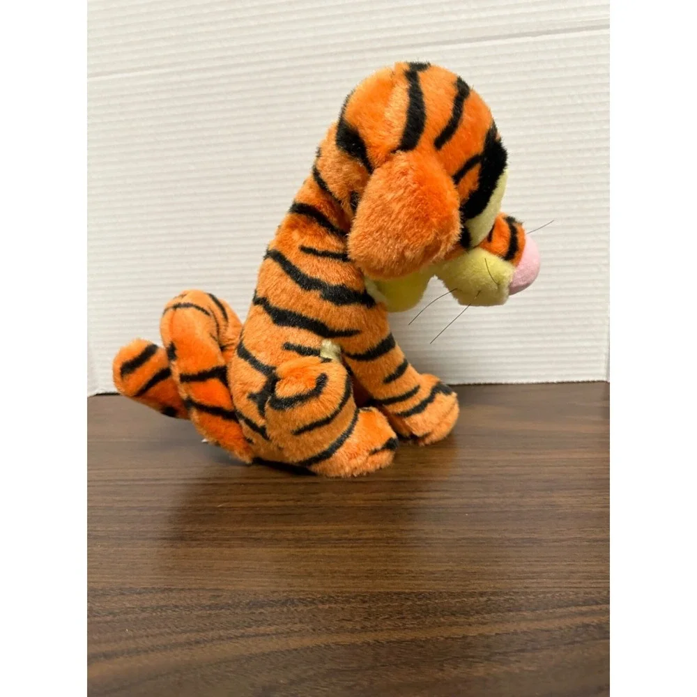 Disney Store Tigger Plush Winnie the‎ Pooh 10 Inch Curly Tail 10